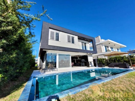 Casa em Condomínio 5 dormitórios para venda, Centro em Capão da Canoa | Ref.: 4463