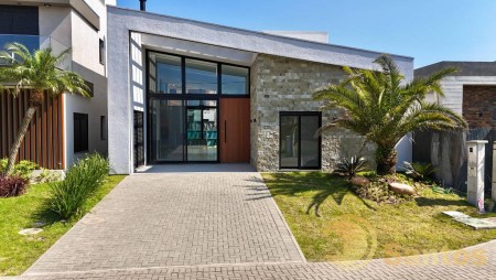 Casa em Condomínio 4 dormitórios para venda, XANGRILA em Capão da Canoa | Ref.: 4645